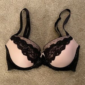 32DDD Victoria’s Secret Bra